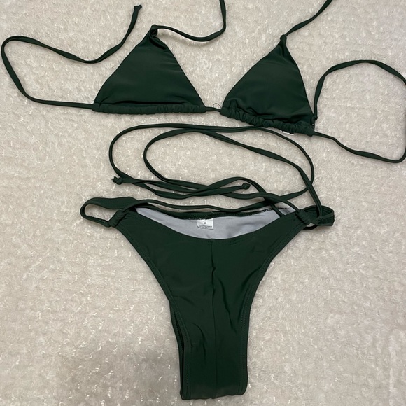Matte Collection Axel Bikini - Picture 2 of 6